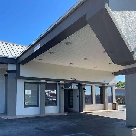 Motel 6 Opelika Al Exterior photo