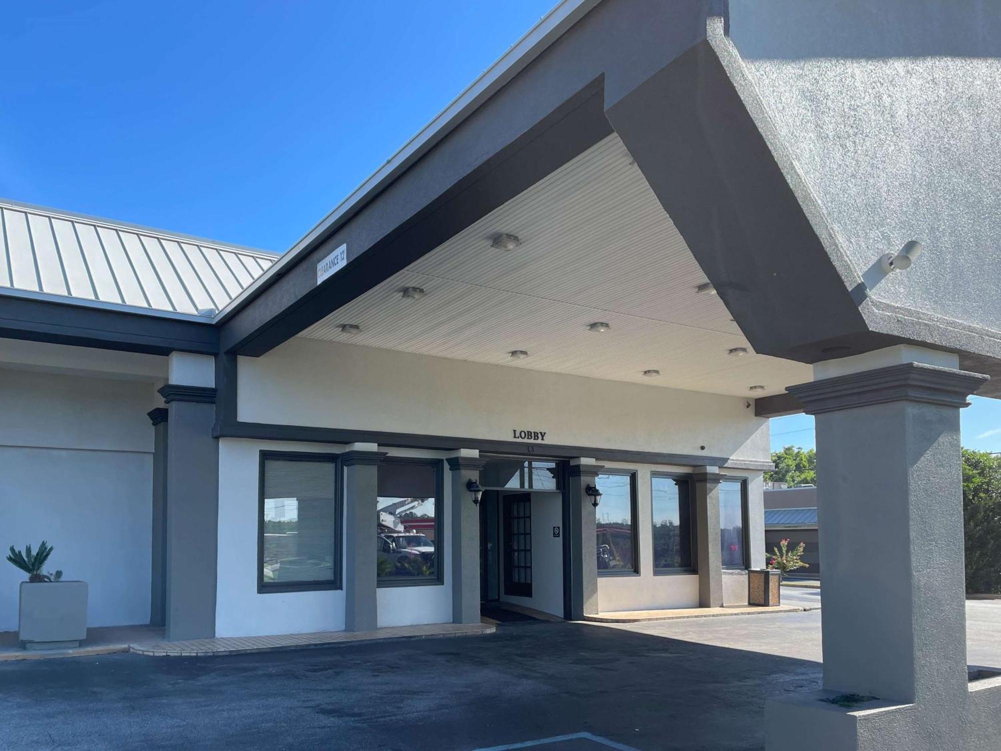 Motel 6 Opelika Al Exterior photo